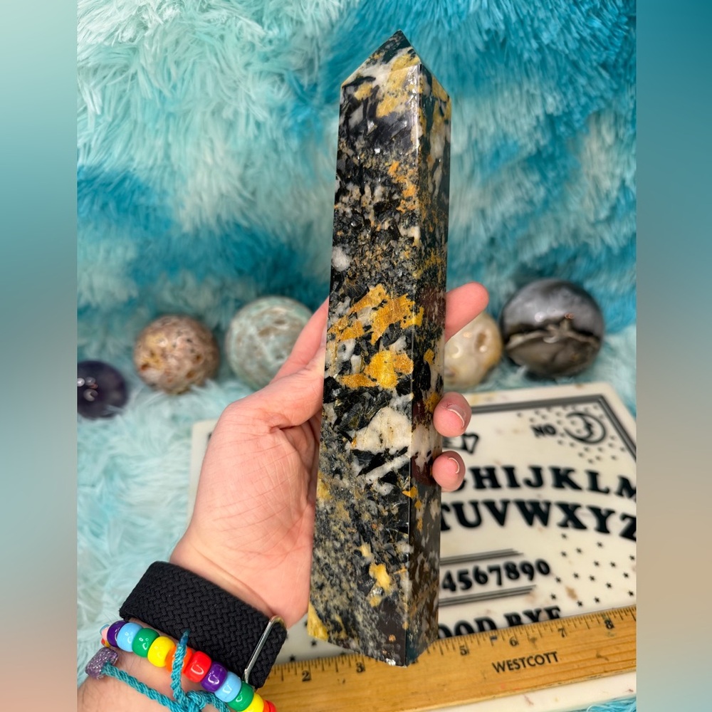 LARGE GREEN MICA CRYSTAL TOWER OBELISK